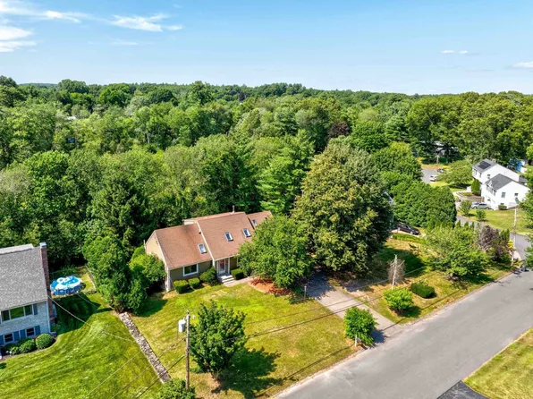 7 Oxyoke Dr, Methuen, MA 01844