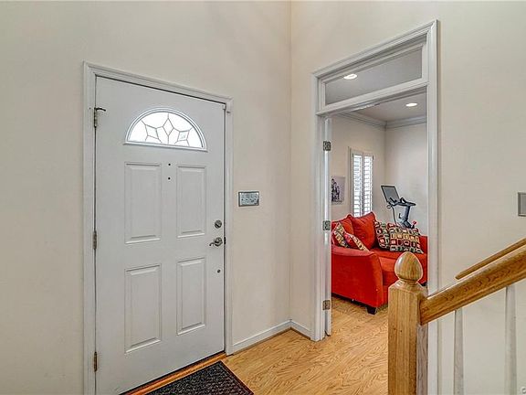 3rd image of 10824 Hinton Ct