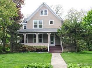 261 Laurel Ave, Highland Park, IL 60035