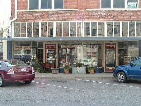 2nd image of 321 N Main St