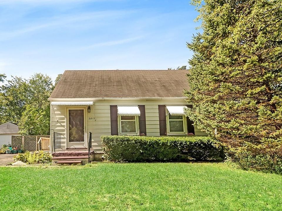 1st image of 2812 Fernwood Ave