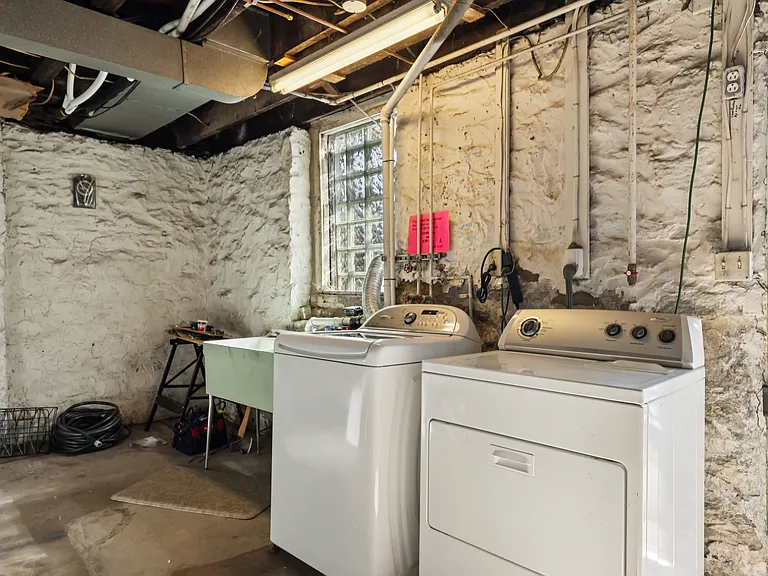 315 Barnes St #1 — Photo 15