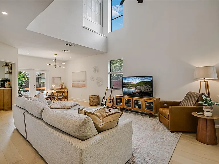 8601 Cima Oak Ln #A — Photo 5
