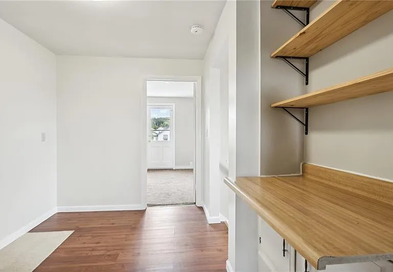 328 James St — Photo 36