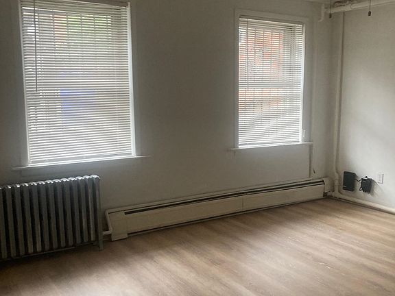 2nd image of 527 Garden St APT 3