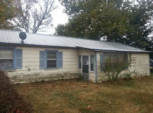 128 Renner St, Palestine, TX 75801