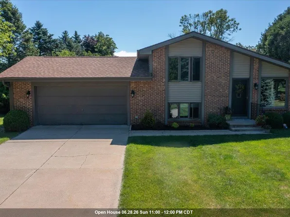 4360 Swallow Banks Ln, Oshkosh, WI 54904