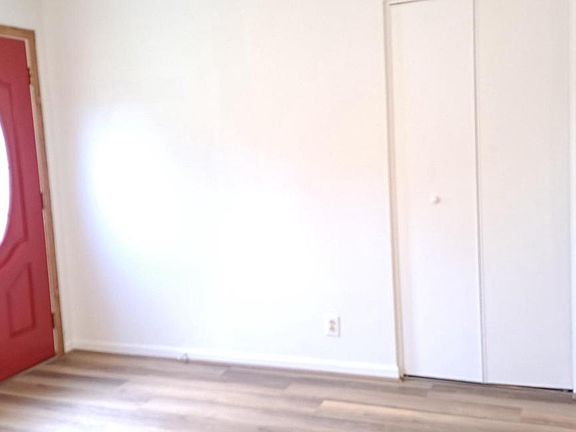 5th image of 815 S Cypress Ct