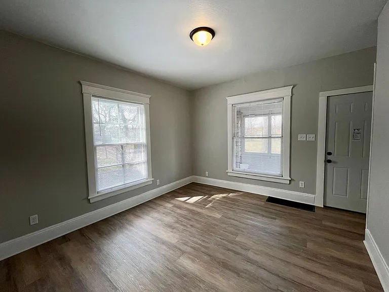 532 N Scott St #1 — Photo 3