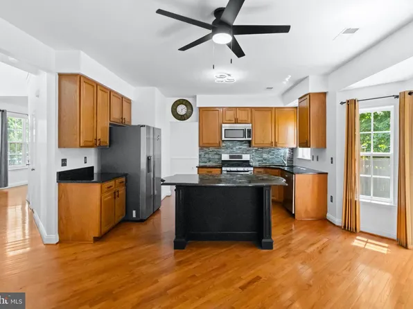 7753 Picadilly Ct, White Plains, MD 20695