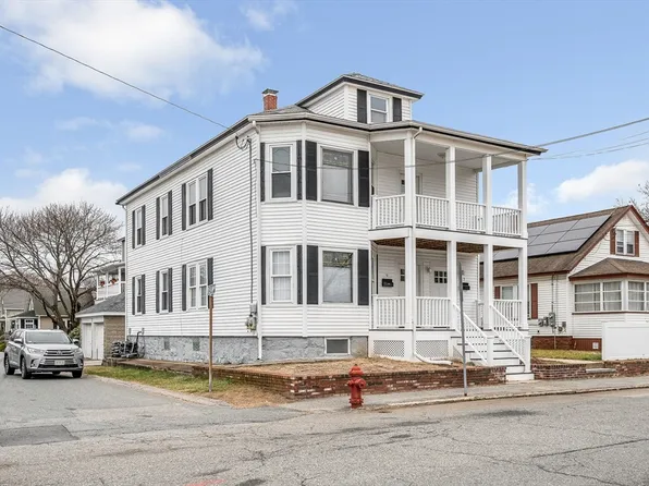 7 Sladen St, Lowell, MA 01850