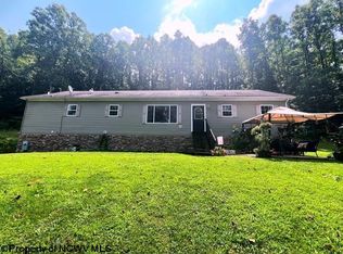 56 Hideaway Ln, Fairmont, WV 26554