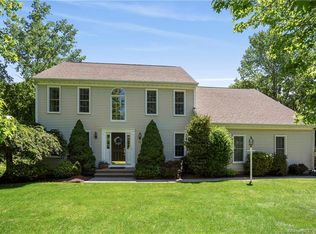 102 Peria Dr, Rocky Hill, CT 06067