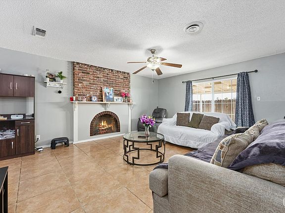 5th image of 3305 Camellia Dr