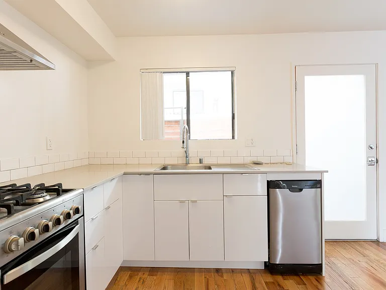 6208 Arroyo Glen St #15 — Photo 8