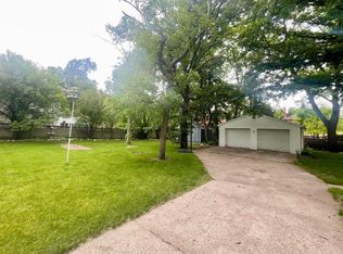 1405-1407 Lincoln St N, Aberdeen, SD 57401