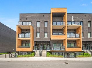1145 Journeyman Ln #226, Mississauga, ON L5J 0B5