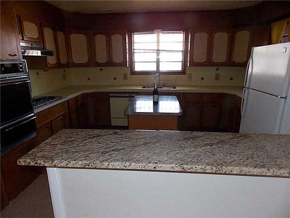 4th image of 7830 Pecan Ct