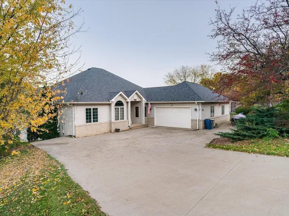 726 N 4th St, La Crescent, MN 55947