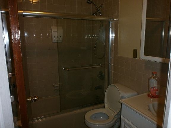3rd image of 2739 Cropsey Ave