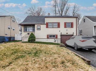6 Brandywine Rd, Fords, NJ 08863