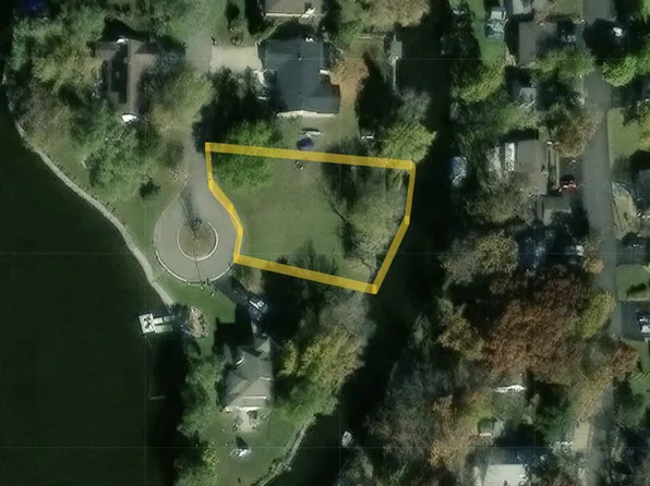 35359 N Donald Ct, Ingleside, IL 60041