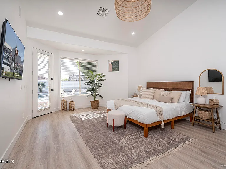 4707 E Robin Ln — Photo 6