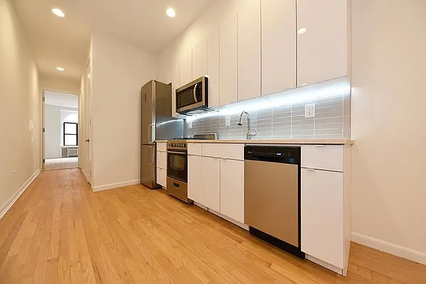 Rented by Buchbinder & Warren | media 47