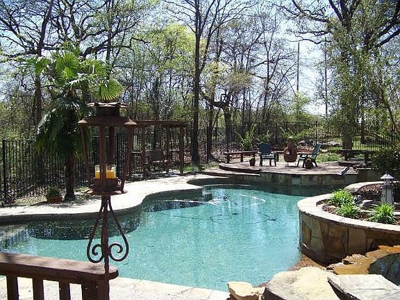 4th image of 530 Snowdon Ct