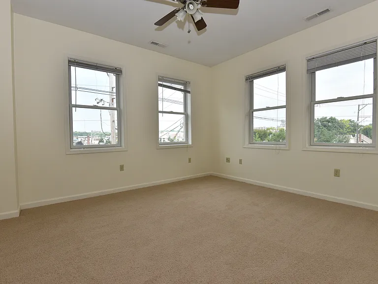 320 S Dunn — Photo 60