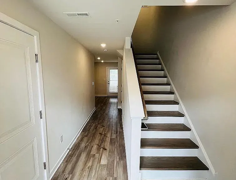 902 Magnolia Ln — Photo 6