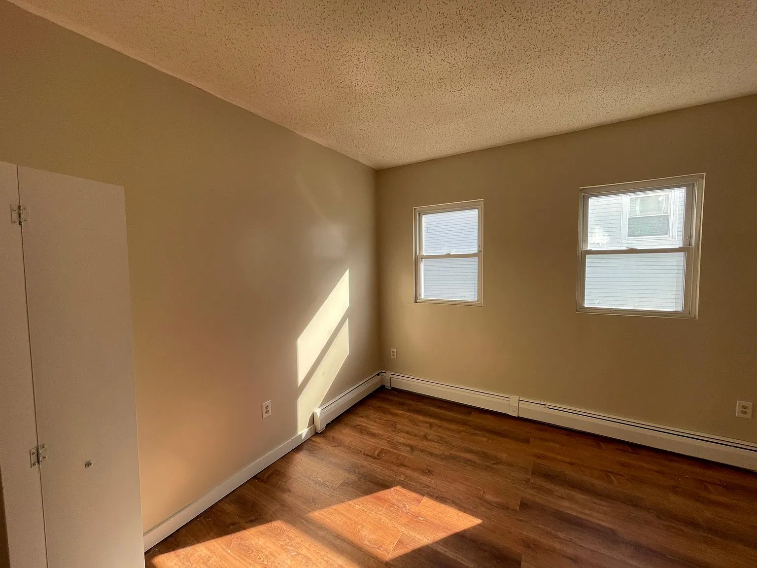 3 bed, 2000 sqft, $2,950 — Photo 3