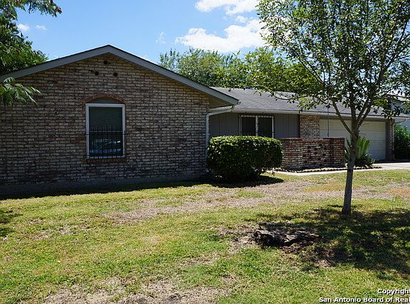 3rd image of 282 Meadow Glen Dr