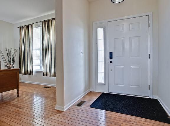 3rd image of 162 Havenwood Ct