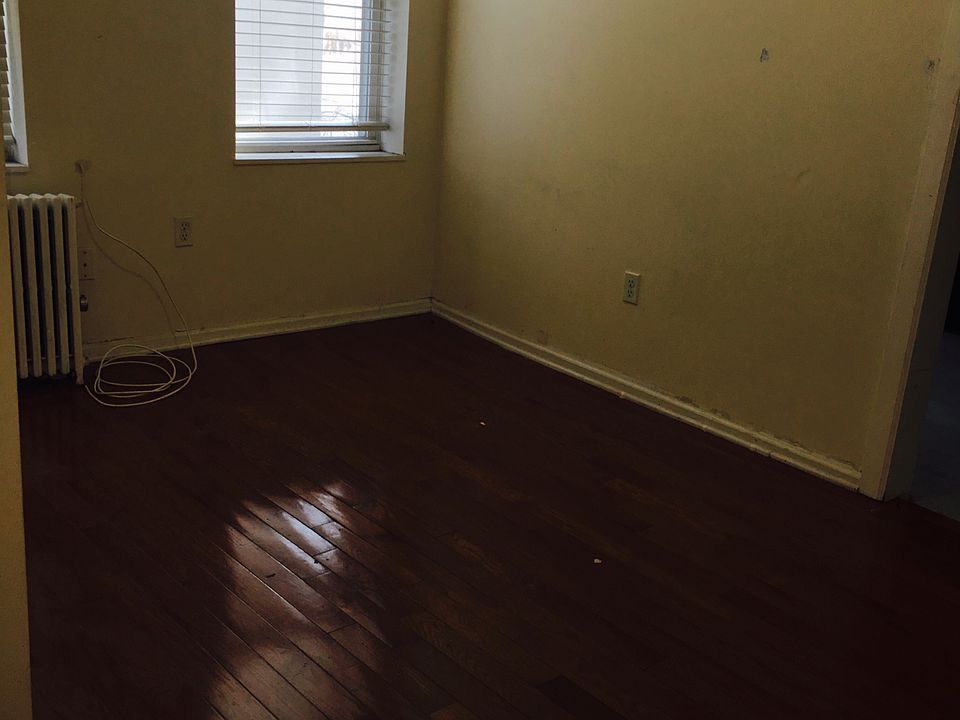 2nd image of 6300 Broadway