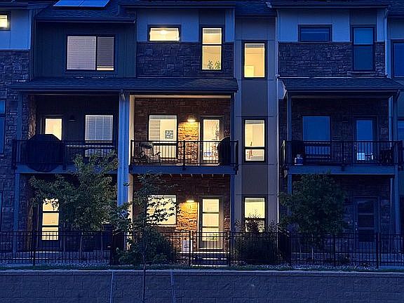 3rd image of 1021 Birdwhistle Ln #3