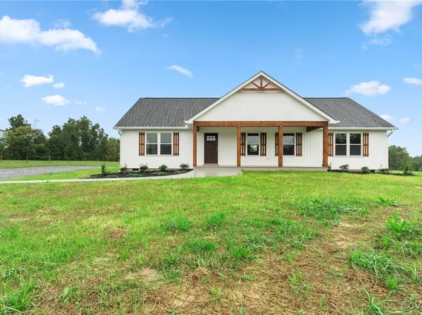 2733 Green Hl, Blackstone, VA 23824