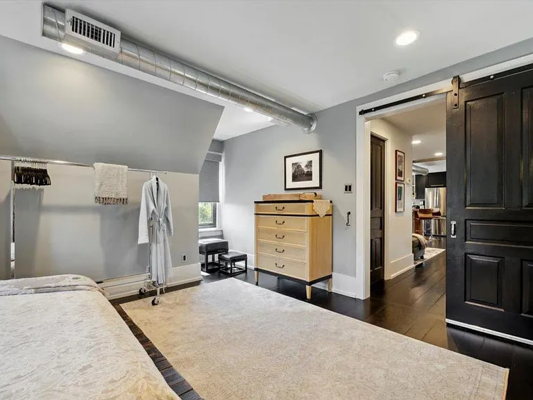 415 W Union St — Photo 14