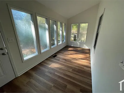 3147 Shirley Dr — Photo 5