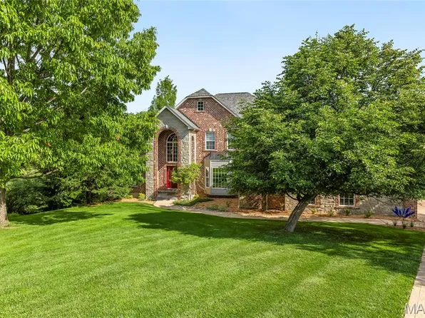 759 Heatherstone Dr, High Ridge, MO 63049
