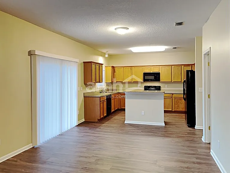 456 Evergreen Way — Photo 5