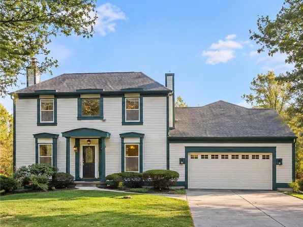 1864 Maple Shade Dr, Williamston, MI 48895
