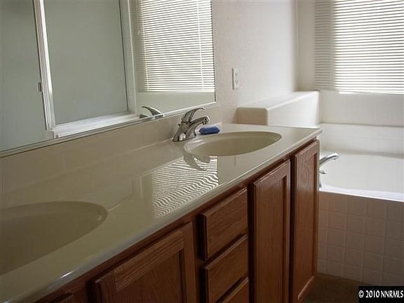4th image of 1404 Mountain Rose Dr