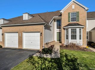 5623 Heathland Cir, Clarkston, MI 48346