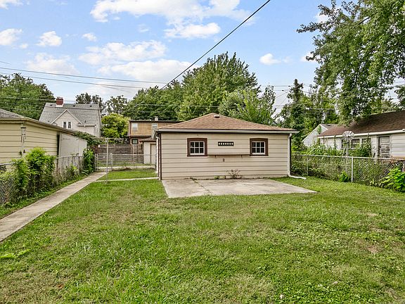 3rd image of 3916 Sunnyside Ave