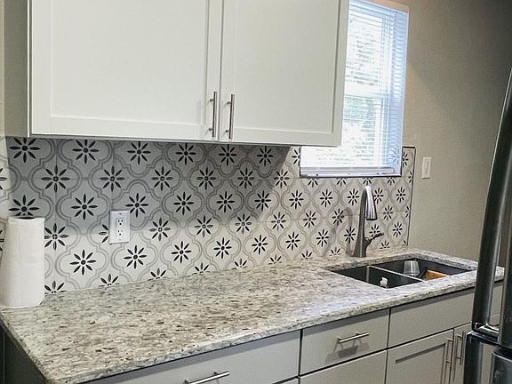 5th image of 521 W Craig Pl #3