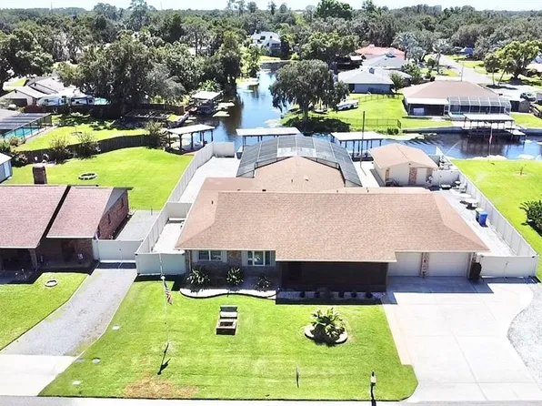 209 W DELAWARE STREET, TAVARES, FL 32778