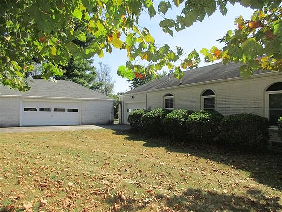 3rd image of 179 Oakley Dr