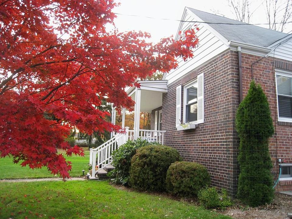 2nd image of 178 Ridgedale Ave