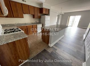 (Undisclosed Address), Arlington Heights, IL 60004
